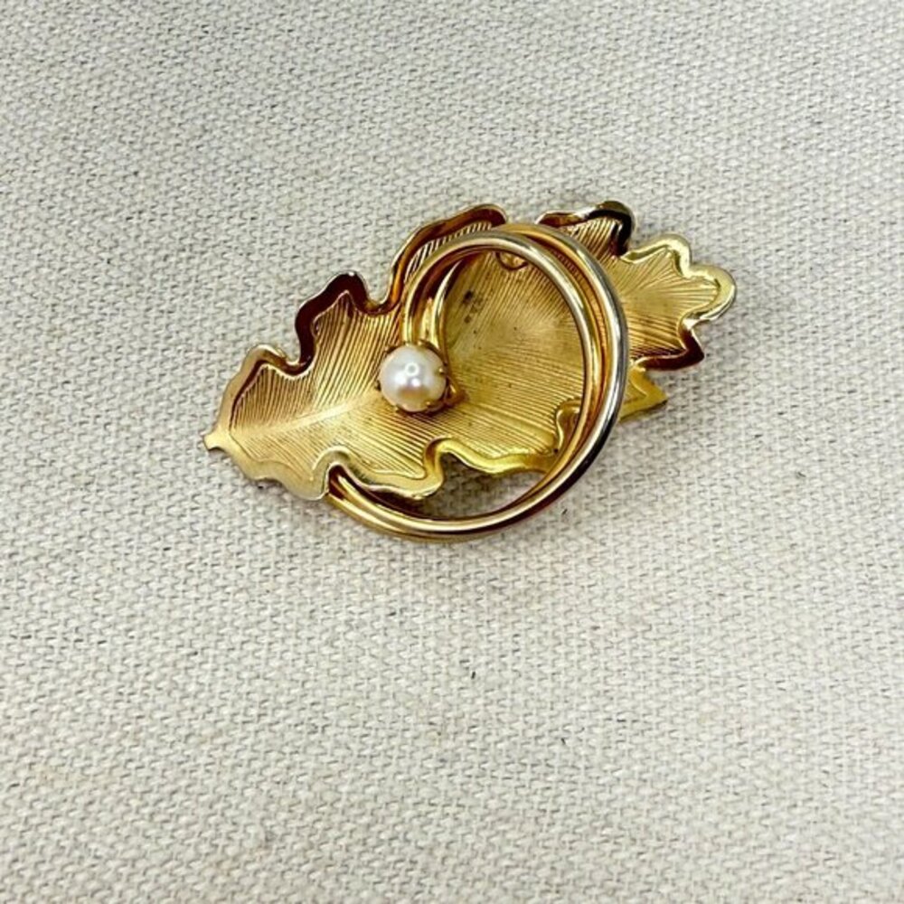 Vintage Gold Tone Leaf Brooch Imitation Pearl MCM Mid-Century Retro Nature Pin